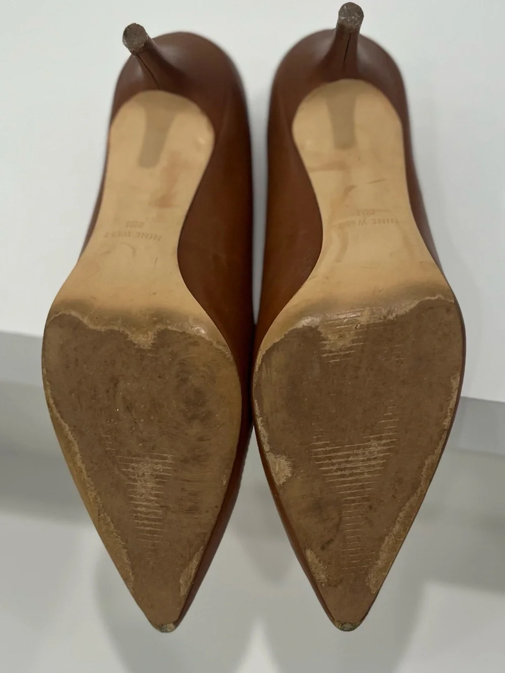 NINE WEST MARGOT Cognac Leather Pumps, Size 8.5 - Picture 7 of 7